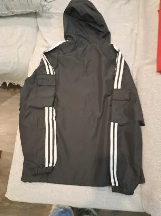 Chaqueta Cortavientos Adidas Negra con Rayas