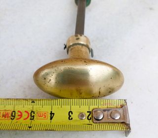 Manilla de puerta antigua.