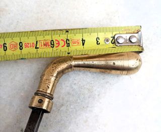 Manilla de puerta antigua.