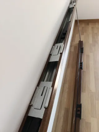 Puerta exterior metálica rústica roble (A REPARAR)