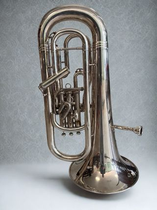 Bombardino Yamaha YEP 642 con funda