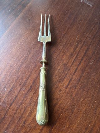 Tenedor de servicio francés antiguo