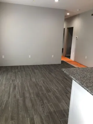 Especialista en alisado y alicatado