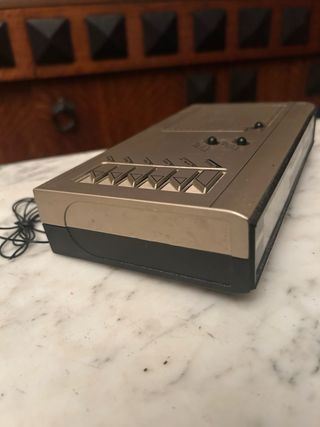 Radio despertador Oskar años 80