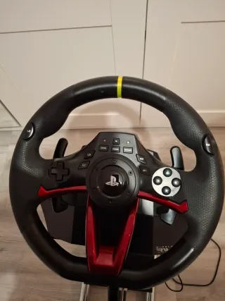 Volante Hori Apex PS4 con Pedales