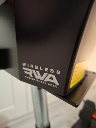 Volante Hori Apex PS4 con Pedales