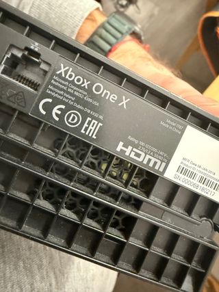 Xbox One X 1TB + Kinect + Giochi