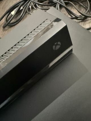 Xbox One X 1TB + Kinect + Giochi