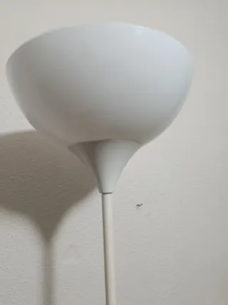 Lámpara de pie moderna blanca