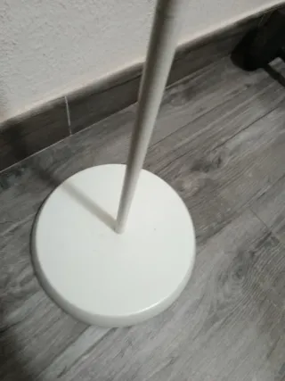 Lámpara de pie moderna blanca