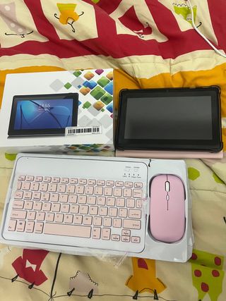 Tablet con Teclado y Ratón
