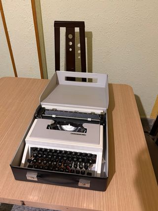Máquina de escribir Underwood 310 vintage +maletín