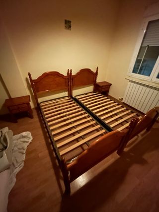 Camas 90 y mesitas de madera(ESCUCHO OFERTAS)