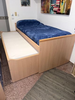 Conjunto de muebles para habitación juvenil.