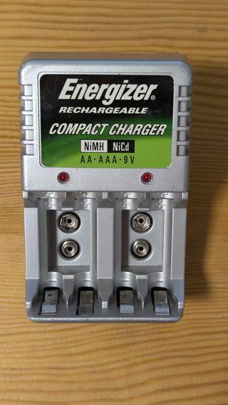 Cargador Energizer Pilas AA AAA 9V