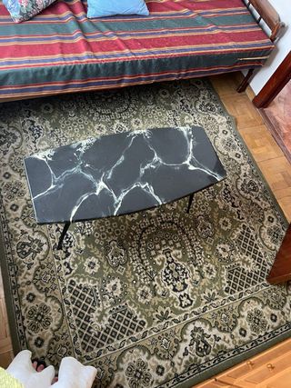 Alfombra de lana beige y verde