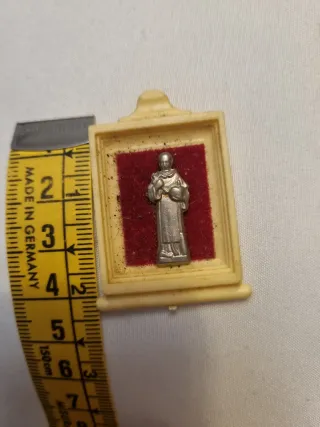 Lote religioso antiguo