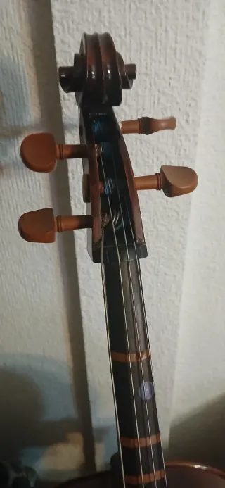Con funda guitarra esta como nueva