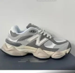 New Balance 37 gris y blanco