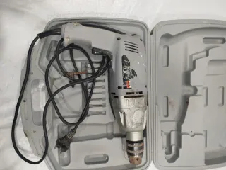 Taladro Percutor WERKU con Maletín