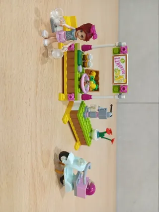 LEGO Friends Mia's Lemonade Stand 41027