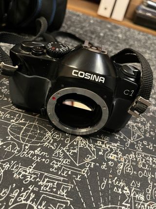 Cámara Cosina C1 réflex + objetivo y bolsa