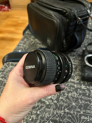 Cámara Cosina C1 réflex + objetivo y bolsa