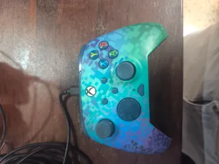 Xbox Series X + Mando + Auriculares Razer