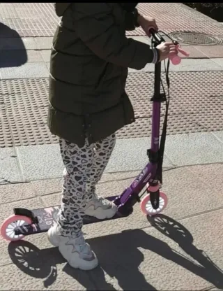 Patinete Hudora rosa y blanco