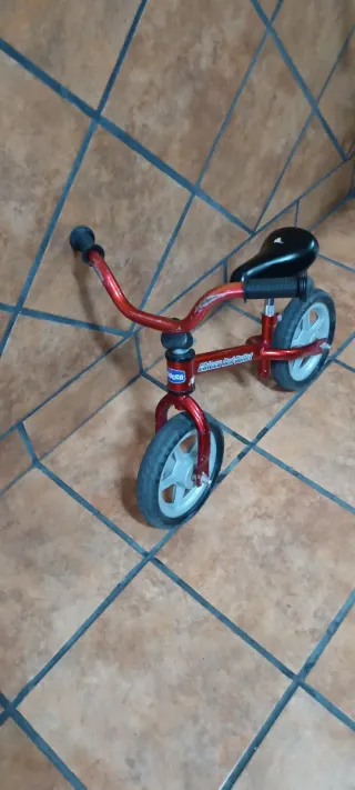 Bici sin pedales roja para niños