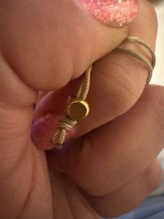 Pulsera con piedra transparente