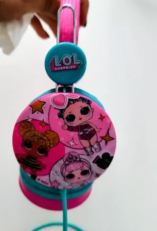 Auriculares LOL rosas y verdes