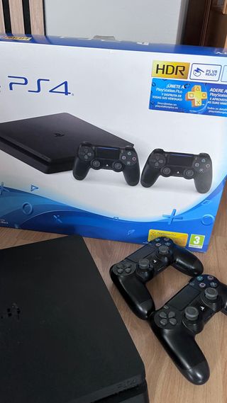 Consola Sony PS4 Negra 1TB + 2 mandos y 3 juegos