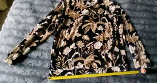 Blusa Cortefiel terciopelo floral Talla S