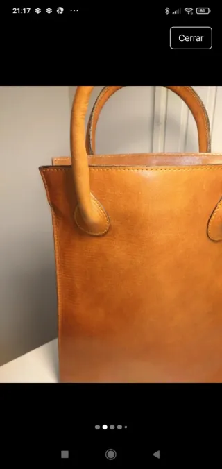 Bolso de mano de cuero marrón