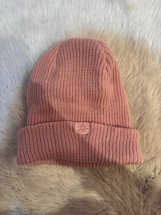 Gorro de lana rosa con logo