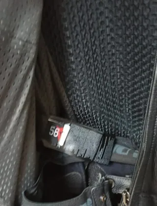 Mono Dainese cuero negro