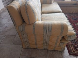 Divano 2 posti tessuto beige e blu