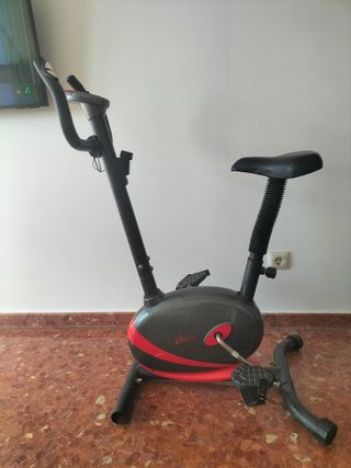 Bicicleta Estática Negra y Roja