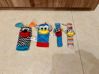 Sonajeros para bebé (calcetines - pulseras)