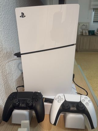 PlayStation 5 + 2 Mandos + 7 Juegos TOP