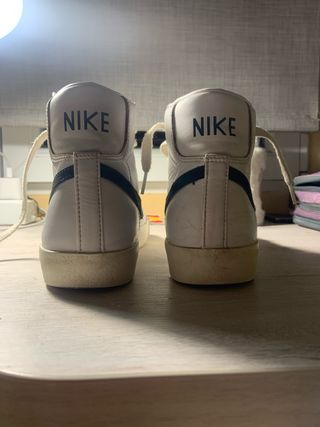 Zapatillas Nike Blancas y Negras