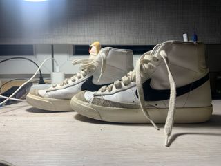 Zapatillas Nike Blancas y Negras