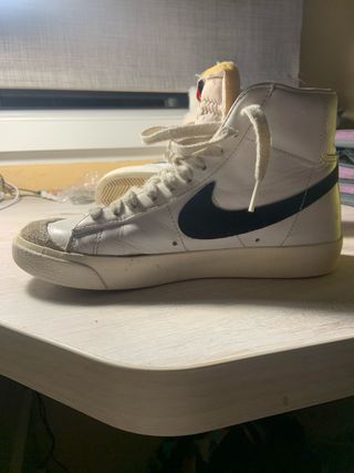 Zapatillas Nike Blancas y Negras