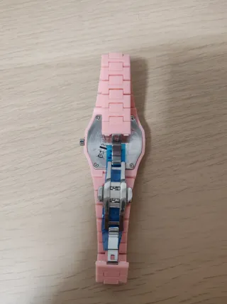 Reloj rosa de pulsera