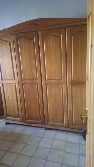 Armadio 4 porte in legno massello