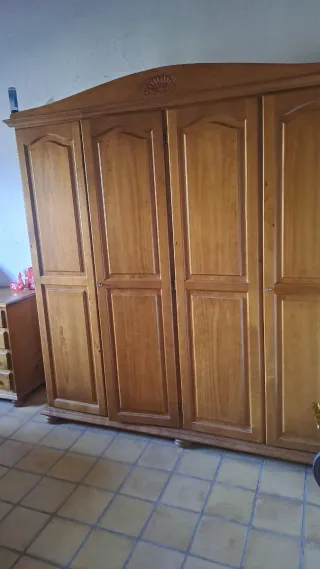 Armadio 4 porte in legno massello