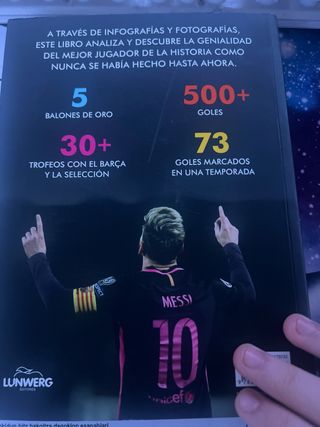 Messigráfica: Historia ilustrada del mejor futb...