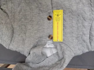 Sudadera gris con capucha T. 18-24 meses nuevo