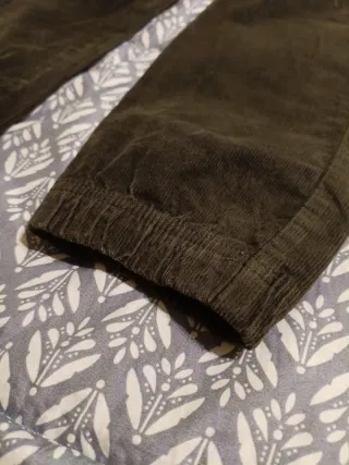 Pantalón cargo de pana verde